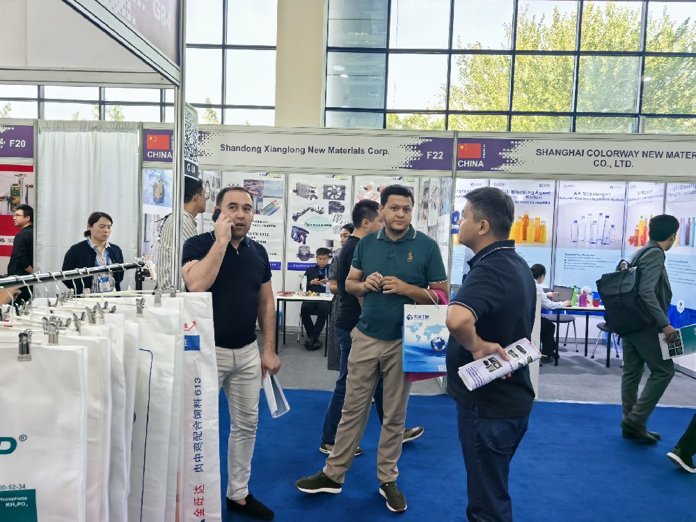 什邡市聯(lián)盛包裝有限公司董事長(zhǎng)帶隊(duì)亮相烏茲別克展會(huì)，塑編袋與噸袋產(chǎn)品引海外關(guān)注